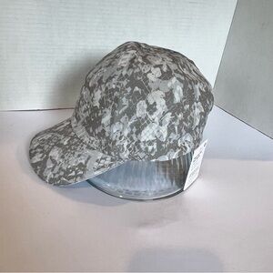 NWT Lululemon Athletica Women’s Fast and Free Run Hat in Gray Camouflage
